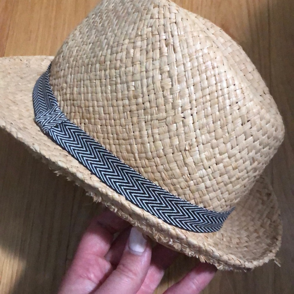 Beach hat - Picture 2 of 3